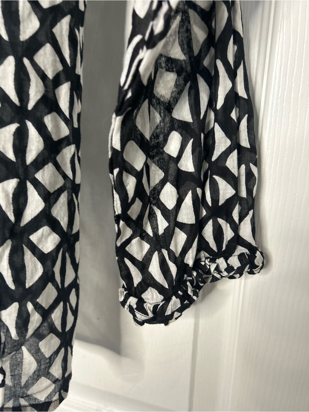 Rungolee Geometric Ruffle Blouse - Picture 10 of 12